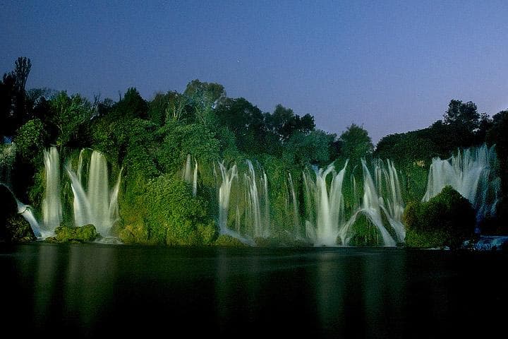 Kravica falls notturno
